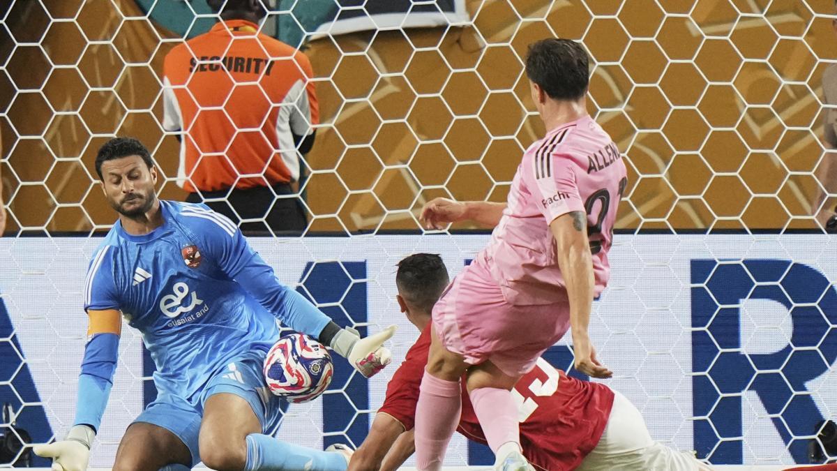 Mohamed El-Shenawy suspendu 4 matchs après un geste violent sur arbitre