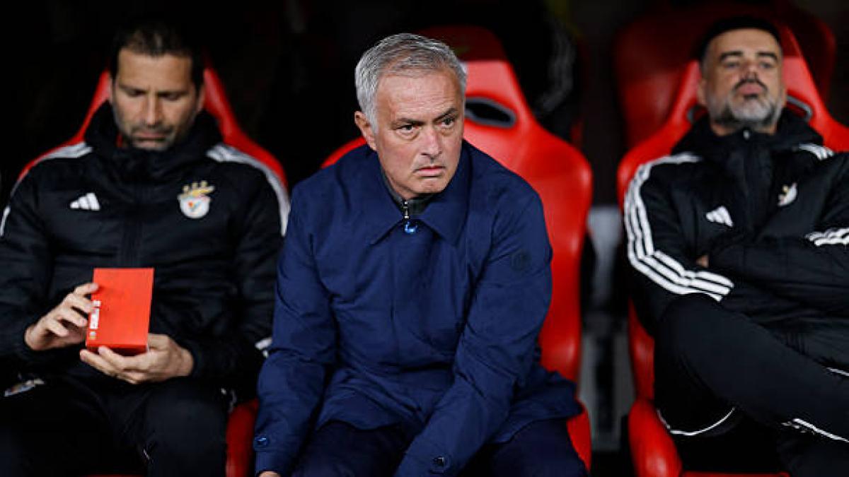 Mourinho fulmine contre ses joueurs après le nul de Benfica