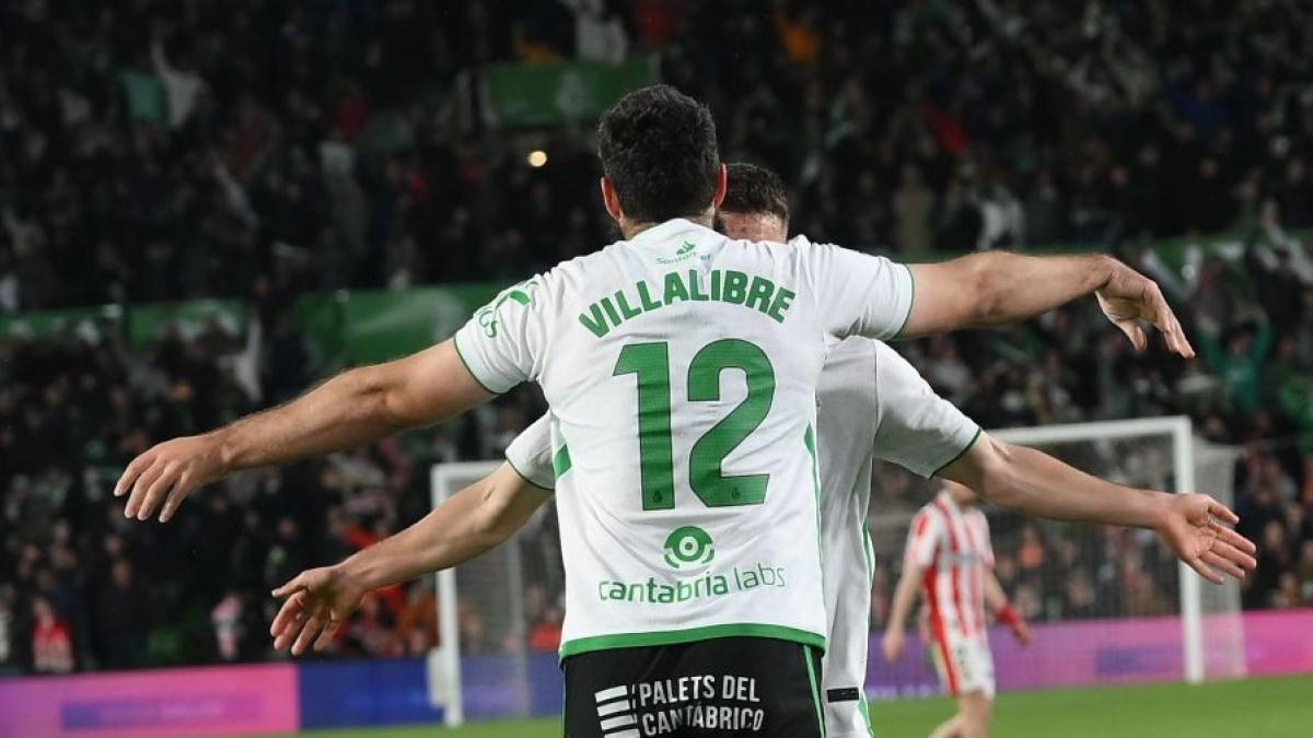 Villalibre sauve le Racing Santander, leader de la Segunda División