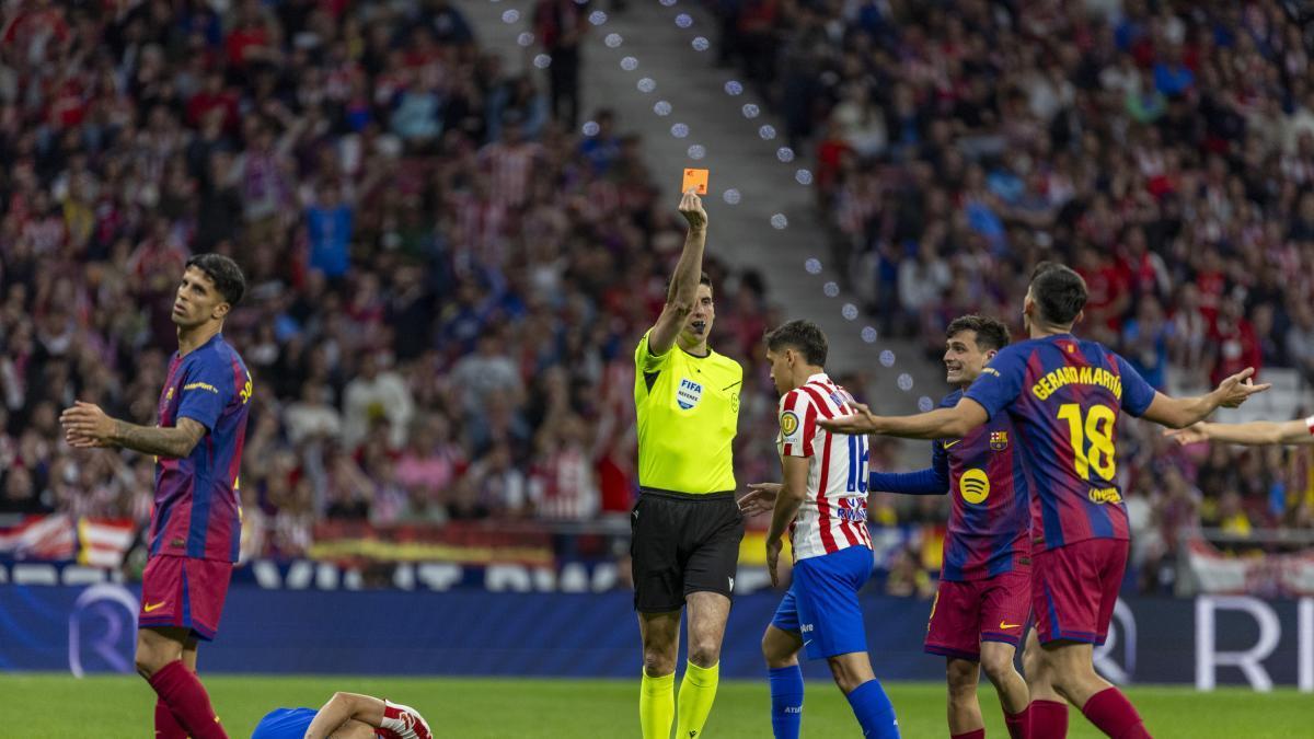 FC Barcelone-Atlético Madrid : Le VAR sauve Gerard Martín d'une expulsion