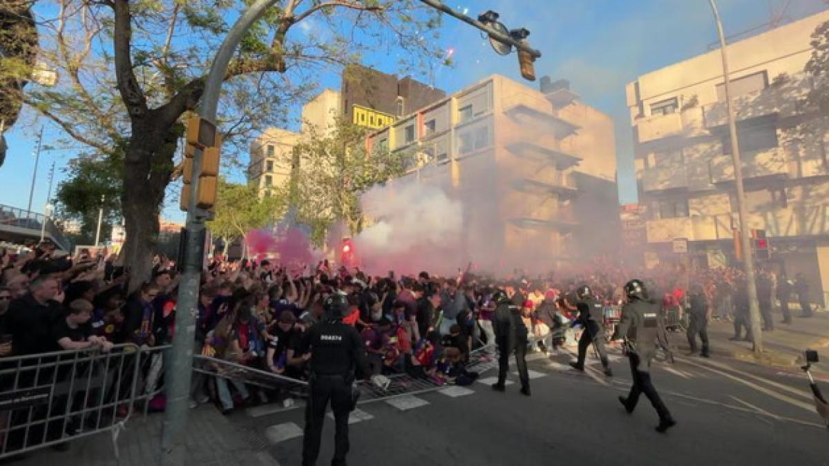 Ambiance électrique au Camp Nou : le Barça accueilli en héros