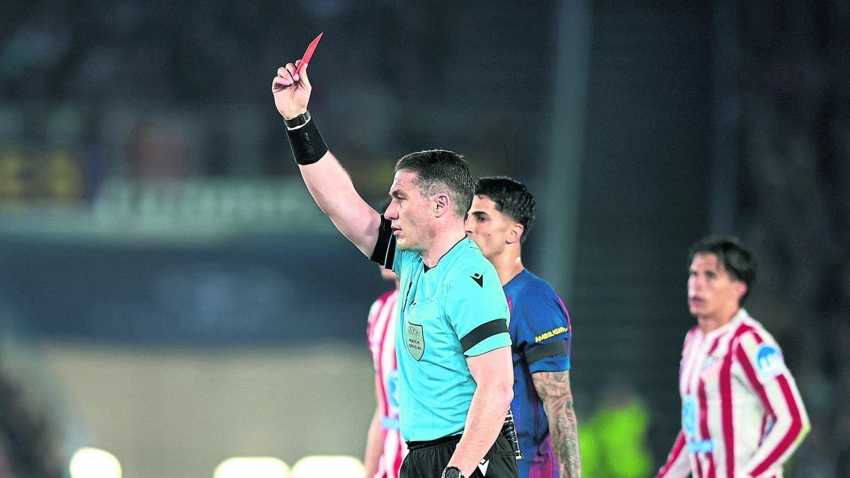 FC Barcelone : La polémique arbitrale qui fait rage après la défaite