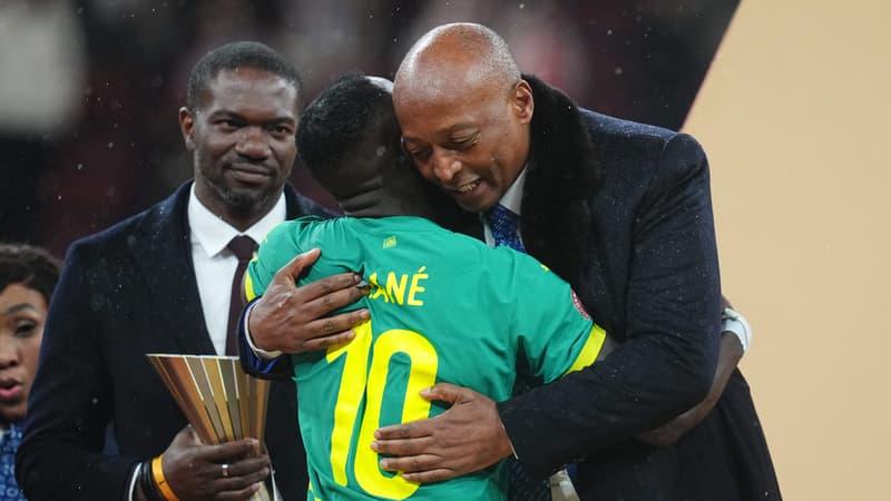 Motsepe à Dakar : la CAF tente d'apaiser la crise sénégalaise